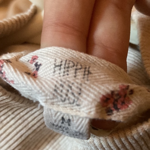 Light tan sweater. Brand: Hippie Rose. The quality is great, only worn once. - Picture 7 of 7